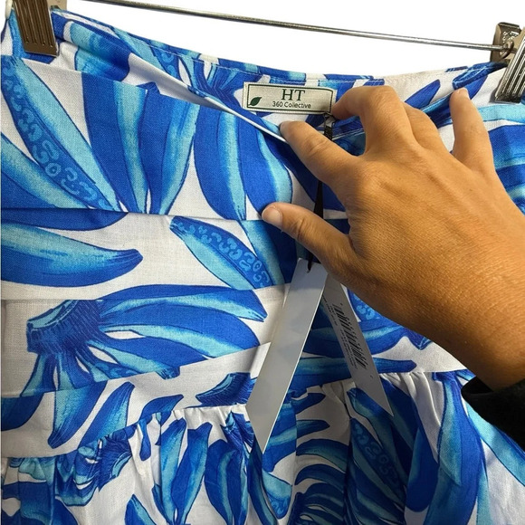 HT360 Collective Banana Print Maxi Skirt
NWT
BLUE AND WHITE, Size X-Small - Picture 3 of 7